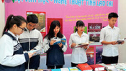 Quyên tặng 10.000 đầu sách cho trẻ em nghèo Lào Cai