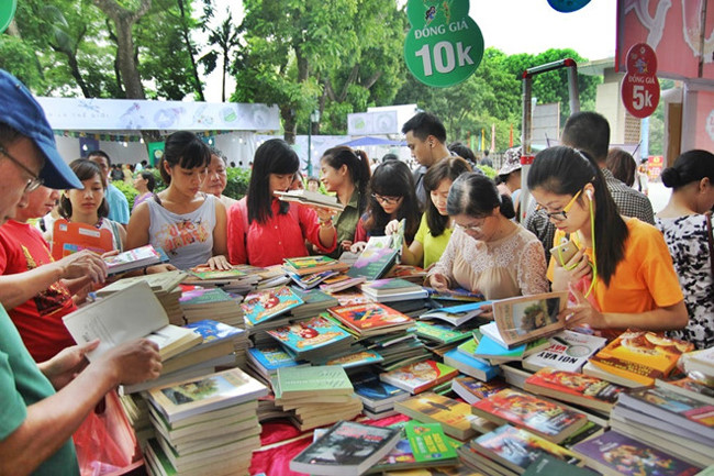 Hoi sach Ha Noi huong toi chu de Sach khoi nghiep hinh anh 1