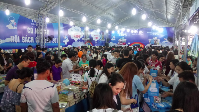 -van-hoa-doc-ton-vinh-cai-dung-cai-tot-dep-tich-cuc-cao-thuong-giadinhvietnam.com 3 -van-hoa-doc-ton-vinh-cai-dung-cai-tot-dep-tich-cuc-cao-thuong-giadinhvietnam.com 3