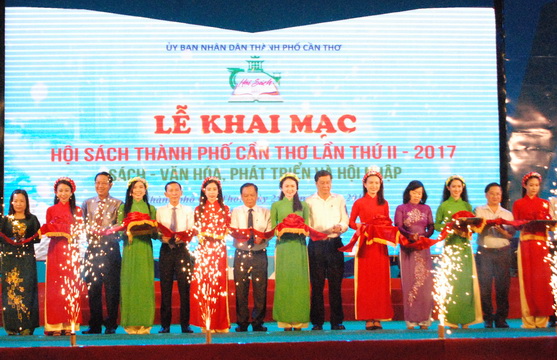 -van-hoa-doc-ton-vinh-cai-dung-cai-tot-dep-tich-cuc-cao-thuong-giadinhvietnam.com 2 -van-hoa-doc-ton-vinh-cai-dung-cai-tot-dep-tich-cuc-cao-thuong-giadinhvietnam.com 2